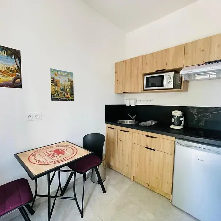 Joli Avec Balcon Centre - Neg3 Daire